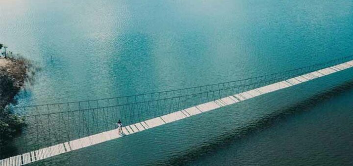 จุดเช็คอิน จังหวัดเพชรบุรี " สะพานแขวน เขื่อนแก่งกระจาน "